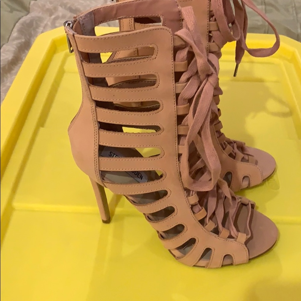 Steve Madden Fantasize Caged Leather Cut Out Boots - Picture 3 of 8